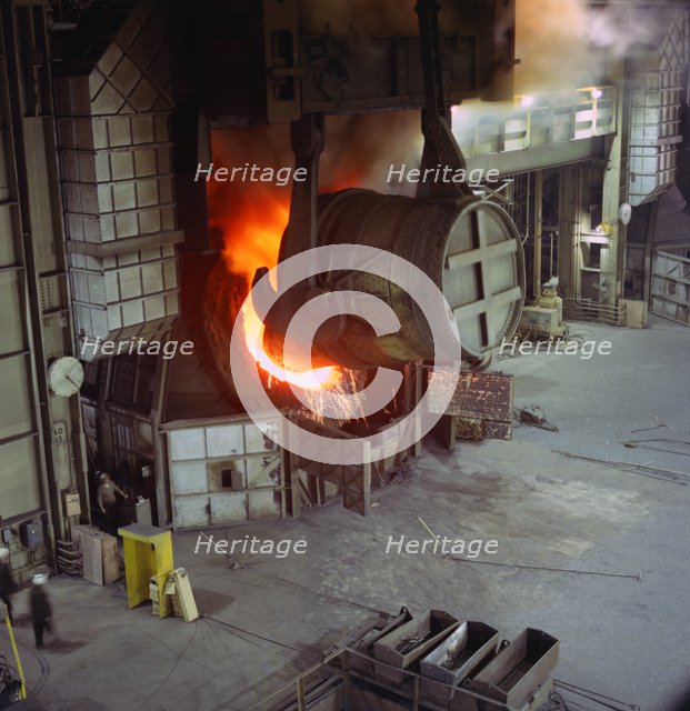 A steel pour at Newton Chambers, Chapeltown, Sheffield, South Yorkshire, 1971.  Artist: Michael Walters
