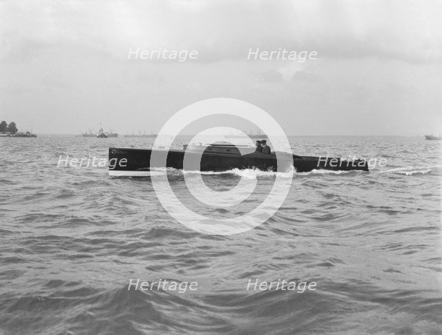 Saunders' motor launch under way, 1914. Creator: Kirk & Sons of Cowes.