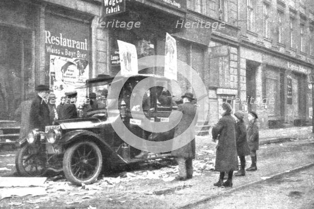 'La Nouvelle Europe; les elections Allemandes; auto-taxi de propagande social-democrate..., 1919. Creator: Unknown.