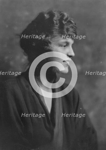 Gristede, E., Miss, portrait photograph, 1916. Creator: Arnold Genthe.