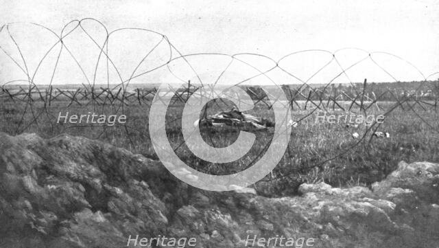 ''Devant une de nos Tranchees', 1915. Creator: Unknown.