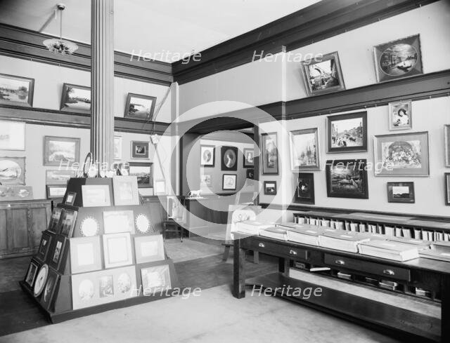 Detroit Photographic Co., 218 Fifth Avenue, New York, between 1900 and 1910. Creator: Unknown.