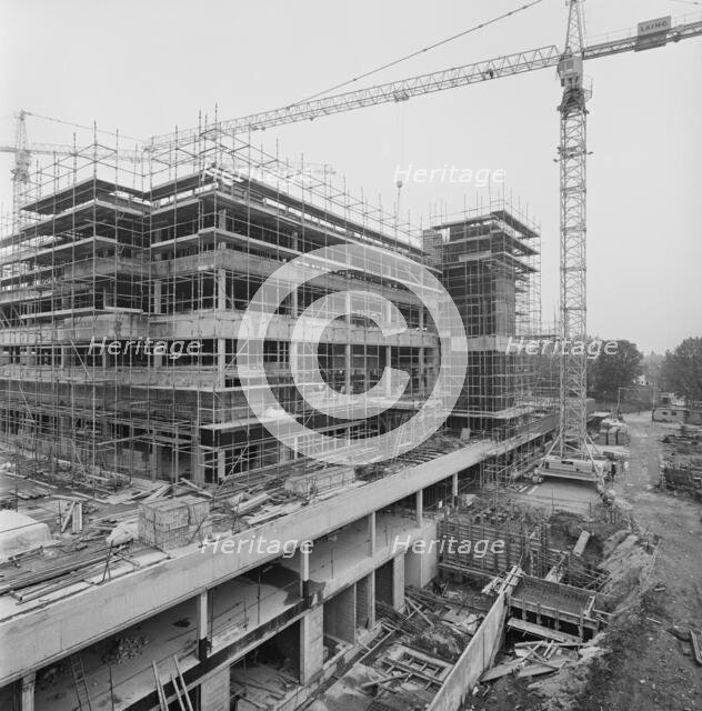 St George's Hospital, Blackshaw Road, Tooting, Wandsworth, London, 05/06/1985. Creator: John Laing plc.