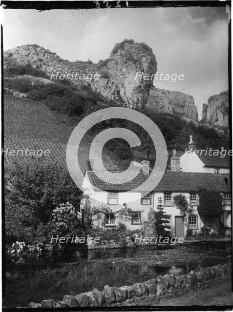 Mark Hole Cottage, The Cliffs, Cheddar, Sedgemoor, Somerset, 1907. Creator: Katherine Jean Macfee.