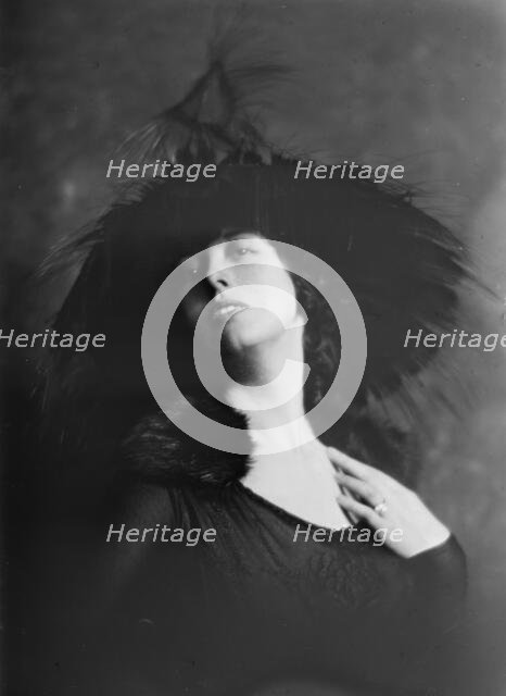 Mrs. Tartone, (formerly Miss Windsor), portrait photograph, 1919 Oct. 7. Creator: Arnold Genthe.