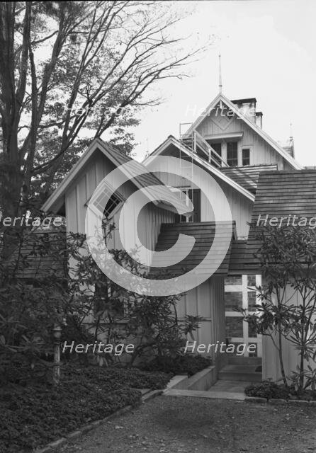 Childs Frick, residence in Roslyn, Long Island, New York, 1945. Creator: Gottscho-Schleisner, Inc.