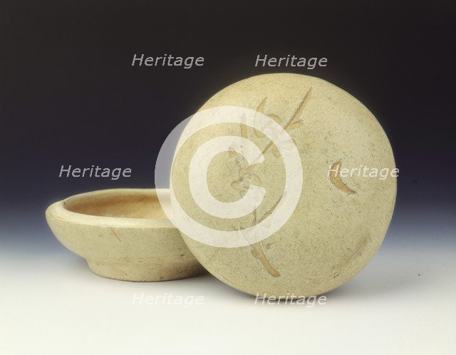 Box with crescent moon and prunus spray, Yuan dynasty, China, 14th century. Artist: Unknown