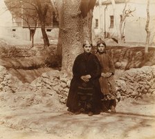 Jewish girls, Samarkand, between 1905 and 1915. Creator: Sergey Mikhaylovich Prokudin-Gorsky.