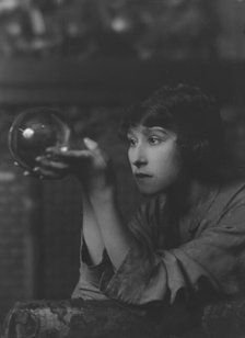 Puget, Mme., portrait photograph, 1917 Apr. 9. Creator: Arnold Genthe.