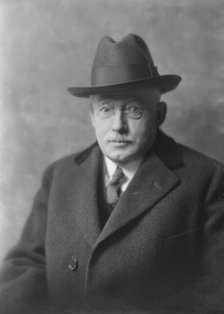 Mr. H.V. Jones, portrait photograph, 1918 Mar. 16. Creator: Arnold Genthe.