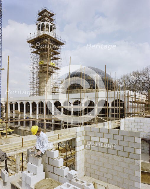 London Central Mosque and The Islamic Cultural Centre, Park Road, Regent's Park, GLA, 05/05/1976. Creator: John Laing plc.