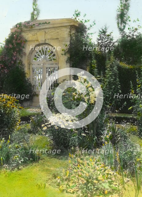"Millefiori," Albert Barnes Boardman house, Great Plains Road and Coopers Neck..., New York, 1914. Creator: Frances Benjamin Johnston.