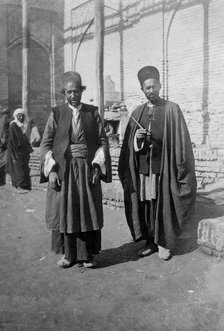 Persian pilgrims outside Kazimain mosque, Iraq, 1917-1919. Artist: Unknown