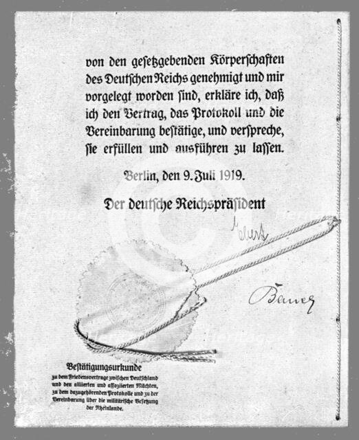 'Le document de Versailles; Signatures du president Ebert et du chancelier Baur', 1919. Creator: Unknown.
