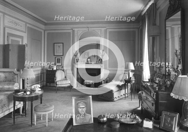 Mrs. Edwin Gould, residence at 936 5th Ave., New York City, 1942. Creator: Gottscho-Schleisner, Inc.