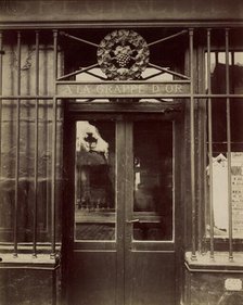 A la Grappe d'Or, 4 place d'Aligre, 1911. Creator: Eugene Atget.