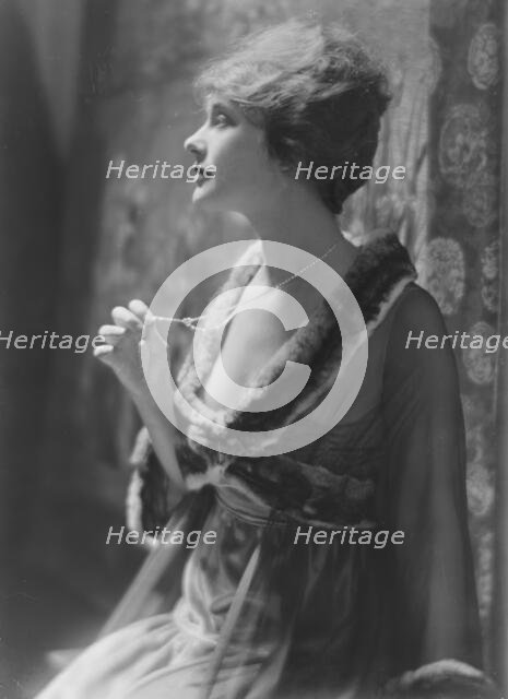 Ferguson, Elsie, Miss, portrait photograph, 1917 Aug. 10. Creator: Arnold Genthe.