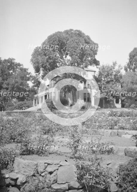 Stevenson, Robert Louis, Mrs., house, 1921 or 1922. Creator: Arnold Genthe.