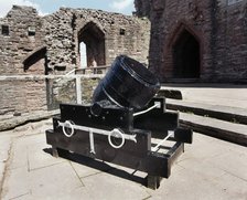 'Roaring Meg' mortar, inner ward of Goodrich Castle, Herefordshire, late 20th or early 21st century. Artist: Unknown.