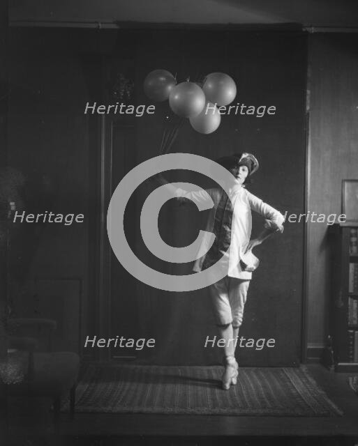 Greenwich Village follies, 1920 Sept. 8. Creator: Arnold Genthe.