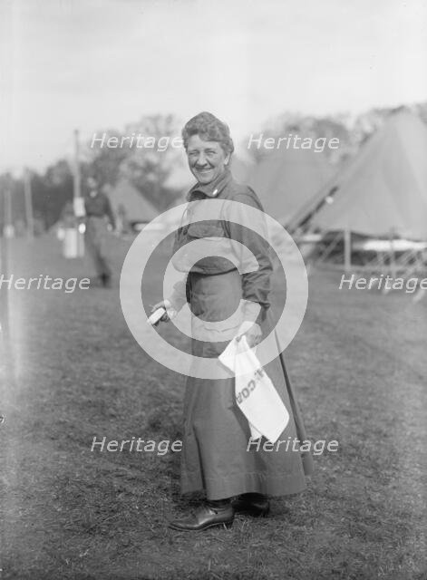 Joy, Mrs. H.B., Woman's National Service School, 1916. Creator: Harris & Ewing.