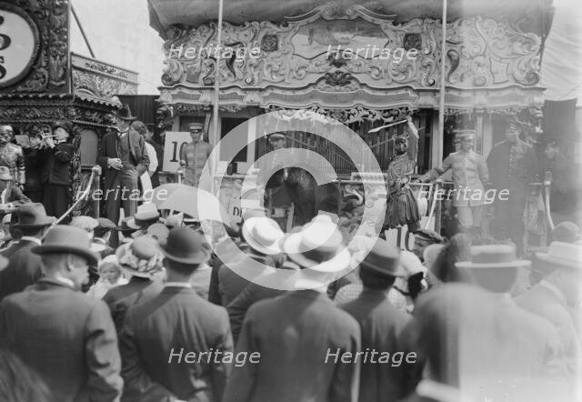 Wild Animal Show - Coney Island, between c1910 and c1915. Creator: Bain News Service.