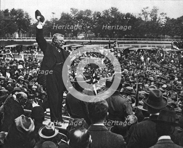 'La Preparation a la Guerre aux Etats-Unis; Les paroles d'un grand Americain: prononcant..., 1917. Creator: Unknown.