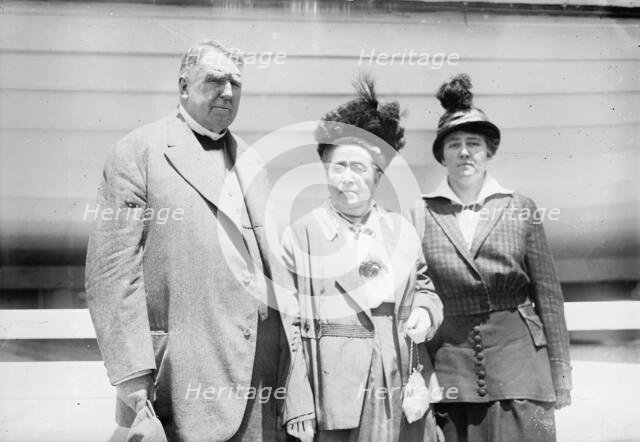 J.R. Day, wife and daughter, Imogene, between c1910 and c1915. Creator: Bain News Service.