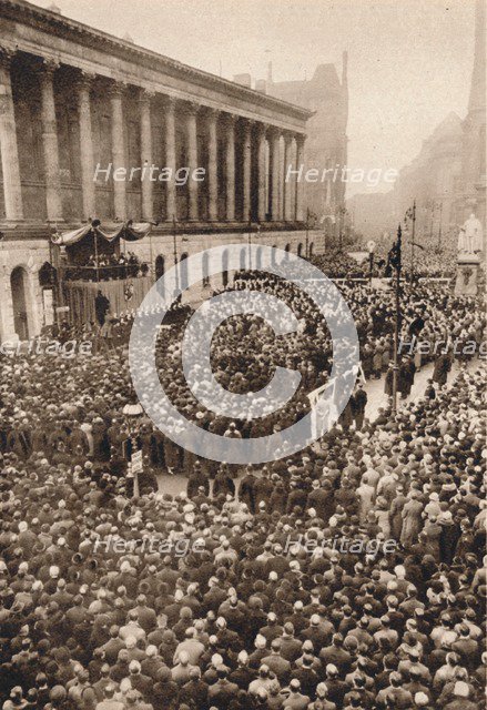 'In Birmingham: King Edward VIII. proclaimed in the second largest city in England', 1936. Artist: Unknown.