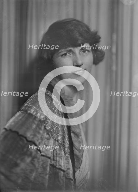 Mrs. H.R. Lee, portrait photograph, 1918 Oct. 30. Creator: Arnold Genthe.