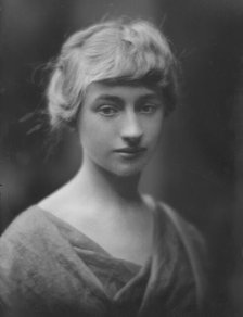 Cordts, Florence, Miss, portrait photograph, 1916. Creator: Arnold Genthe.