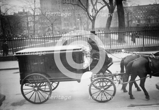 J.P. Morgan hearse, Stuyvesant Sq., 1913. Creator: Bain News Service.