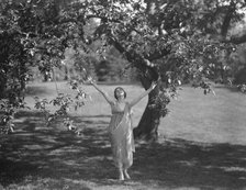 Isadora Duncan dancers, between 1915 and 1923. Creator: Arnold Genthe.