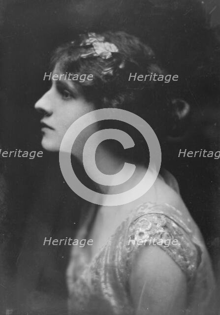 Hagemeyer, M.E. Scott, Miss, portrait photograph, 1916 Mar. 15. Creator: Arnold Genthe.