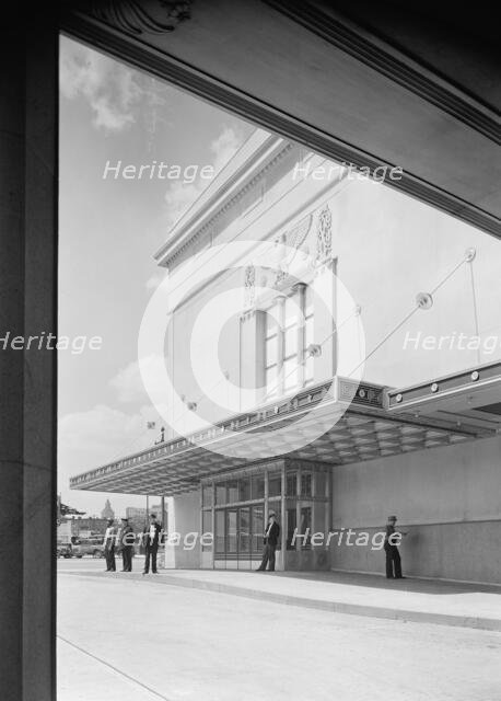 Newark passenger station, Pennsylvania Railroad, 1935. Creator: Gottscho-Schleisner, Inc.