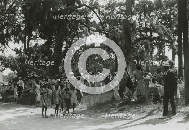 African Americans celebrating the Independence Day and picnicking in a park, June 1939. Creators: Farm Security Administration, Marion Post Wolcott.