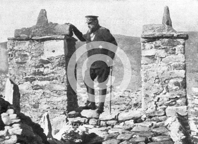 'Un nouvel ennemi: Le Bulgare; Le ysar des Bulgares, en decembre 1912, sur les ruine...1912 (1924). Creator: Unknown.