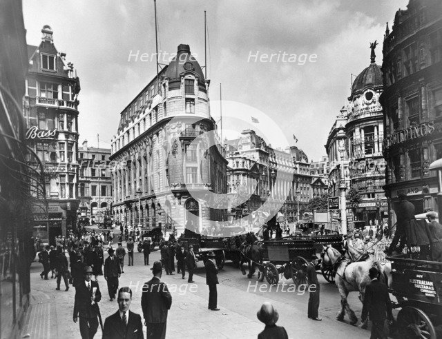 Wellington Street and Aldwych, London. Artist: Unknown