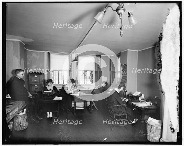 National Woman's Party Int, between 1910 and 1920. Creator: Harris & Ewing.