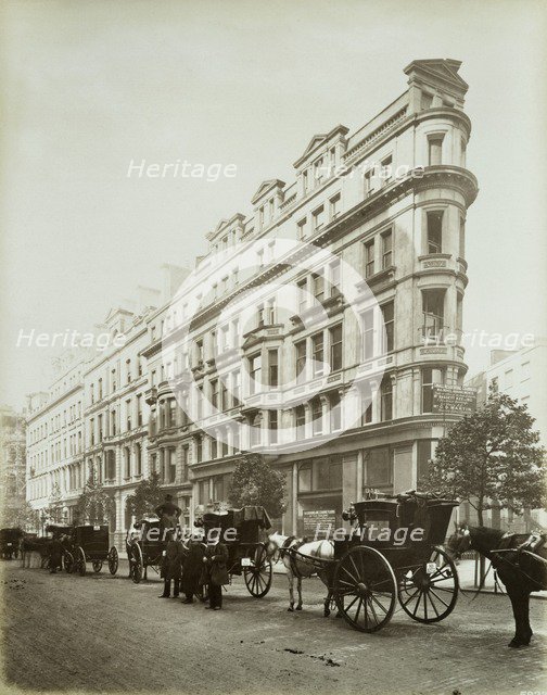 Horse-drawn cabs on Northumberland Avenue, Westminster, London, 1885. Artist: Henry Bedford Lemere.