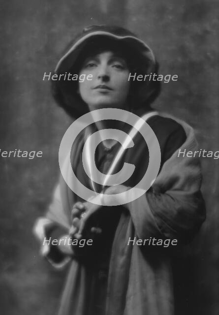 Namara-Toye, Mme., portrait photograph, 1912. Creator: Arnold Genthe.