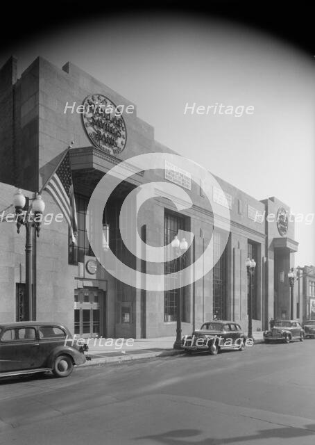 Dollar Savings Bank, Grand Concourse, New York, 1946. Creator: Gottscho-Schleisner, Inc.