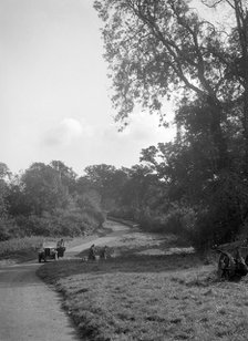 Car taking part in the Bugatti Owners Club car treasure hunt, 25 October 1931. Artist: Bill Brunell.