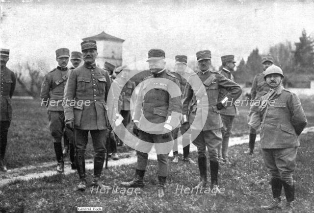 'Sur le Front Italien; Avant l'offensive: Foch, qui s'est rendu a son tour sur le front..., 1917. Creator: Unknown.