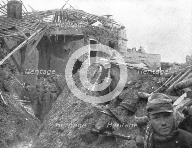 'Notre offensive d'Artois; La derniere maison a l'Ouest de Carency que nous occupions', 1915. Creator: Unknown.