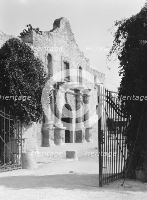 Travel views of the American Southwest, between 1899 and 1928. Creator: Arnold Genthe.