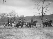 Cutting hunt, 1933 Nov. Creator: Arnold Genthe.