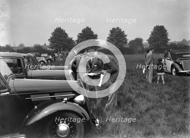 Standard Car Owners Club Gymkhana, 8 May 1938. Artist: Bill Brunell.