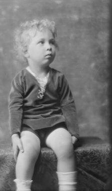 Duncan, Angus, Master, portrait photograph, 1915 June 25. Creator: Arnold Genthe.