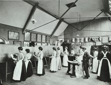 Art class for female students, Battersea Polytechnic, London, 1907. Artist: Unknown.